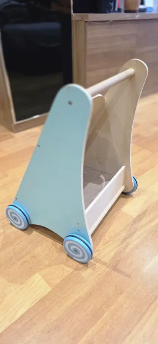 Andador de madera para bebés