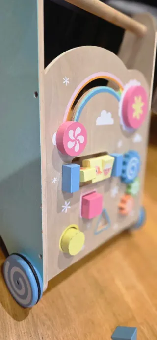 Andador de madera para bebés