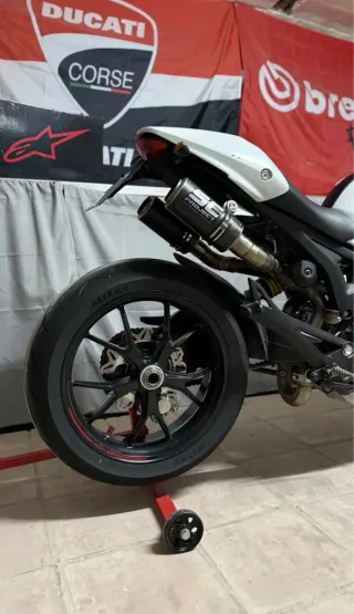 Ducati Monster 796 ABS Blanca y Roja