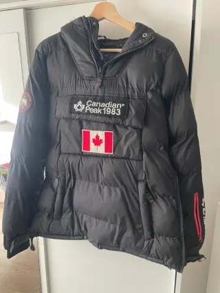 Plumas Canadian Peak Negro Talla L