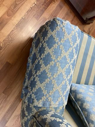 Conjunto de sofás de tela y madera