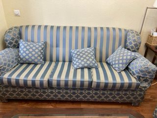 Conjunto de sofás de tela y madera