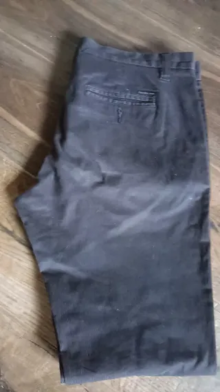 Pantaloni grigi uomo