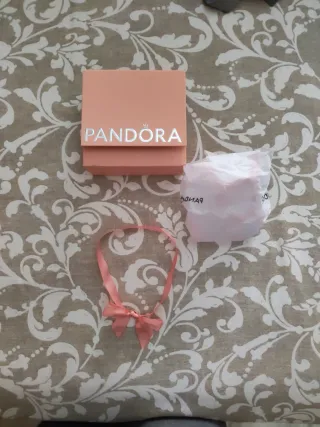 Caja regalo Pandora rosa con lazo