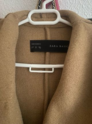 Abrigo Zara Talla S Gris y Camel