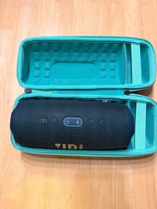 JBL Charge 5 Nuevo + Funda protectora