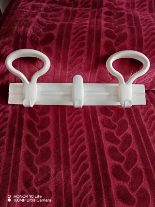 Appendiabiti da parete in plastica