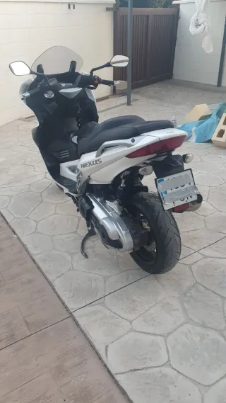 Gilera Nexus 500i Maxiscooter Blanca