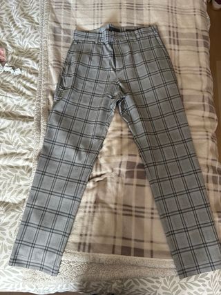 Pantalones chinos grises a cuadros