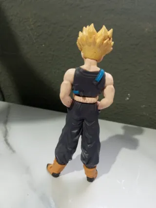 Figura Dragon Ball Trunks