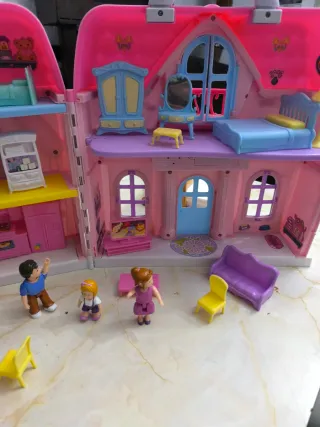 Casita de muñecas rosa