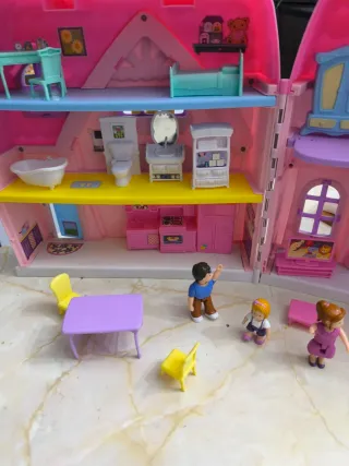 Casita de muñecas rosa