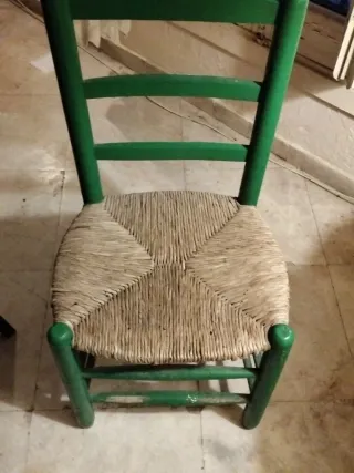 Sillas de enea verdes y beige