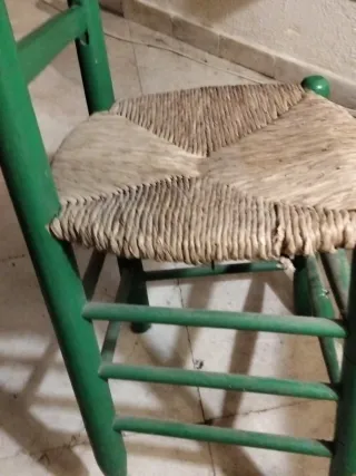 Sillas de enea verdes y beige