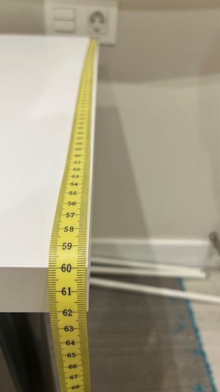 Mesa IKEA blanca patas negras ajustables