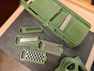 Mandolina de cocina verde