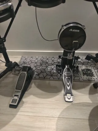 Batería Electrónica Alesis DM10