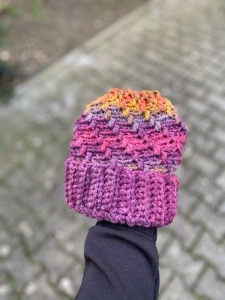 Cappello fatto a mano all'uncinetto