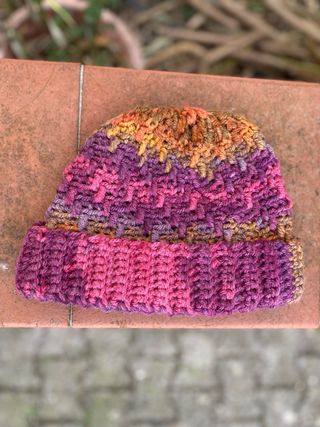 Cappello fatto a mano all'uncinetto