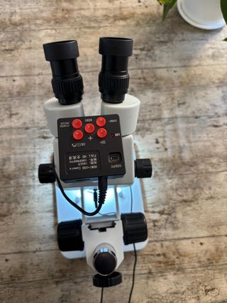 Microscopio Trinocular + Cámara + Base