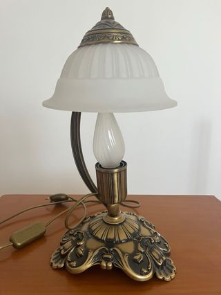 Lamparilla de mesita de noche