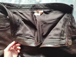 Pantalón de cuero marrón