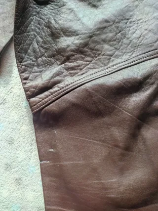 Pantalón de cuero marrón