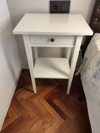 Mesita de noche blanca Ikea