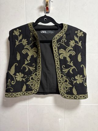 Chaleco Zara Bordado Talla S