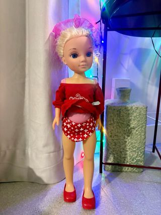 Bambola Nancy Famosa con Abito Rosso