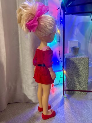 Bambola Nancy Famosa con Abito Rosso