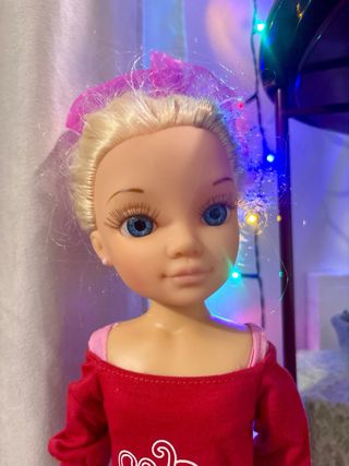 Bambola Nancy Famosa con Abito Rosso