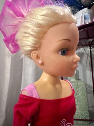 Bambola Nancy Famosa con Abito Rosso