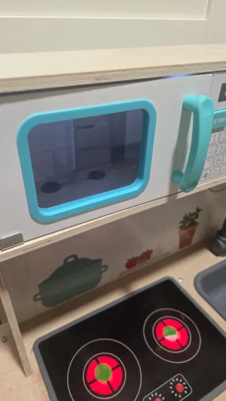 Cocinita de madera para niños
