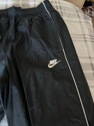 Chaqueta deportiva Nike negra