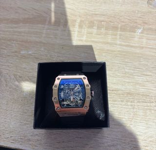 Reloj de acero RM Negro y Dorado