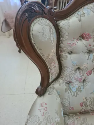 Sillones clásicos tapizados madera preciosos
