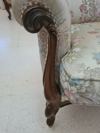 Sillones clásicos tapizados madera preciosos