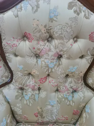 Sillones clásicos tapizados madera preciosos