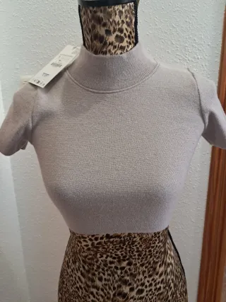 Conjunto 2 Tops ZARA y BERSHKA Beige y Rosa