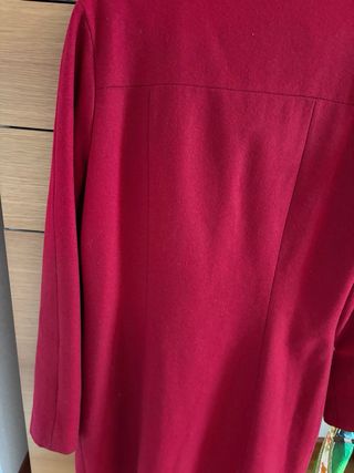 Abrigo rojo ONLY Talla 38 (M) botones metálicos