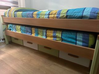 Habitación juvenil con camas nido