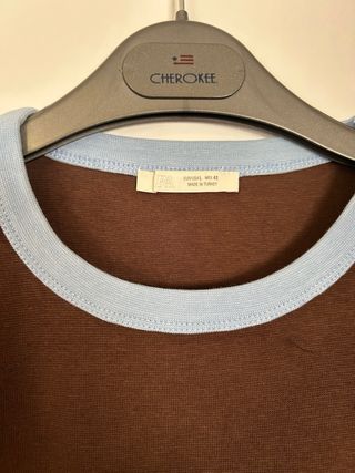 Camiseta básica rib contraste