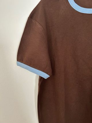 Camiseta básica rib contraste