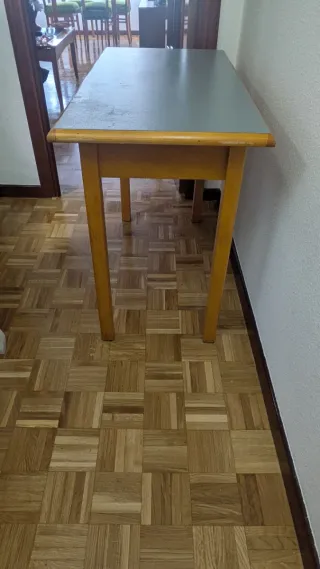Mesa de cocina madera y gris