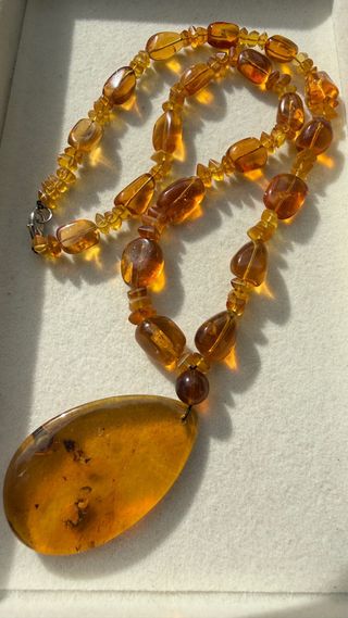 Collar de ámbar con colgante