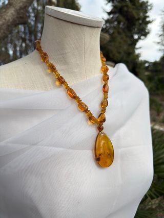 Collar de ámbar con colgante