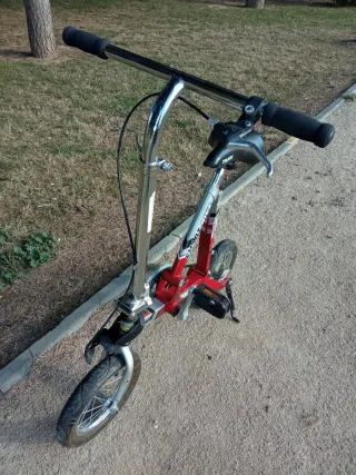 Bicicleta Mini Plegable Roja casi nueva
