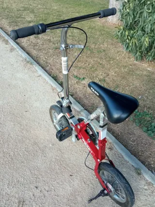Bicicleta Mini Plegable Roja casi nueva