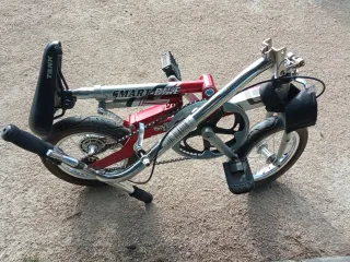 Bicicleta Mini Plegable Roja casi nueva